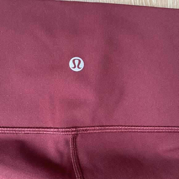 Wunder under crop 21” luxtreme red merlot size 2 lululemon nwt - Picture 7 of 11